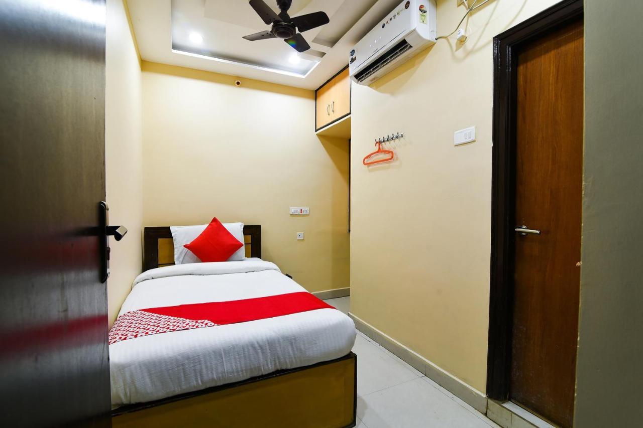 Отель Ramesh Residency Анантапур Экстерьер фото