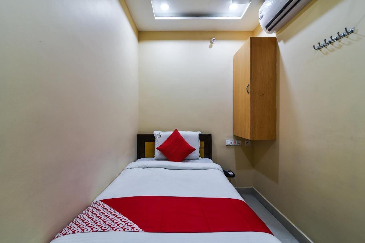 Отель Ramesh Residency Анантапур Экстерьер фото