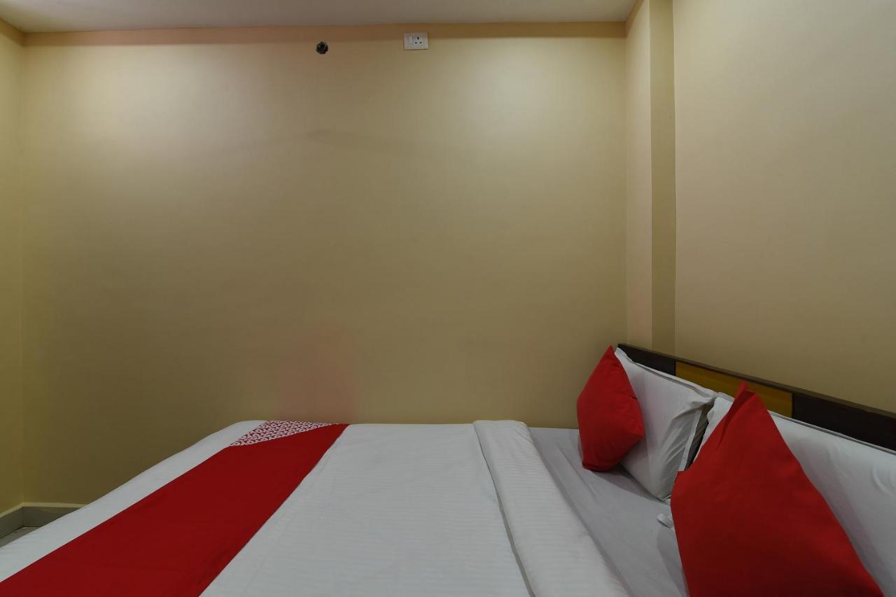 Отель Ramesh Residency Анантапур Экстерьер фото