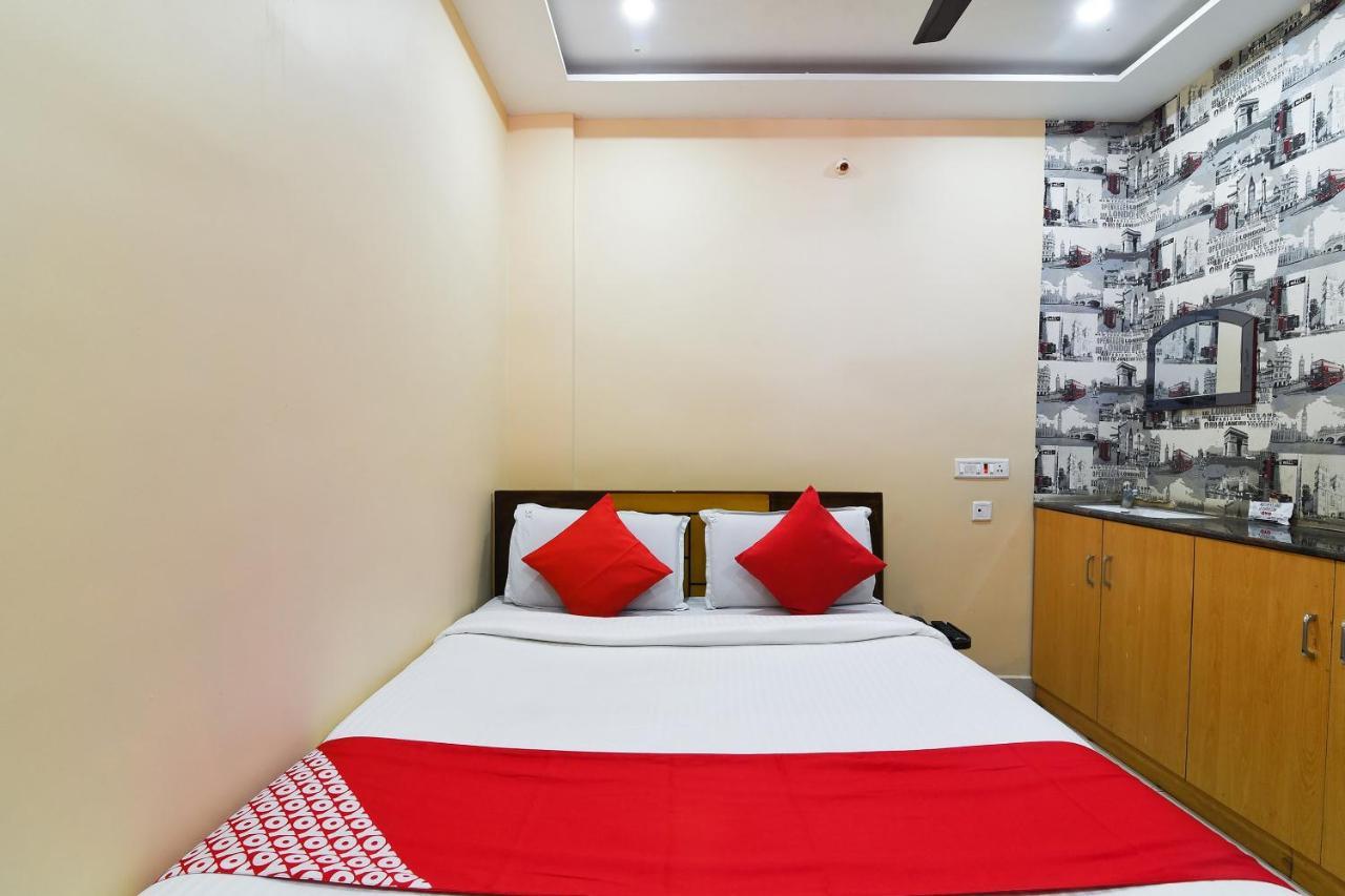 Отель Ramesh Residency Анантапур Экстерьер фото
