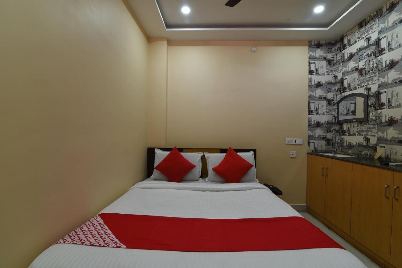 Отель Ramesh Residency Анантапур Экстерьер фото