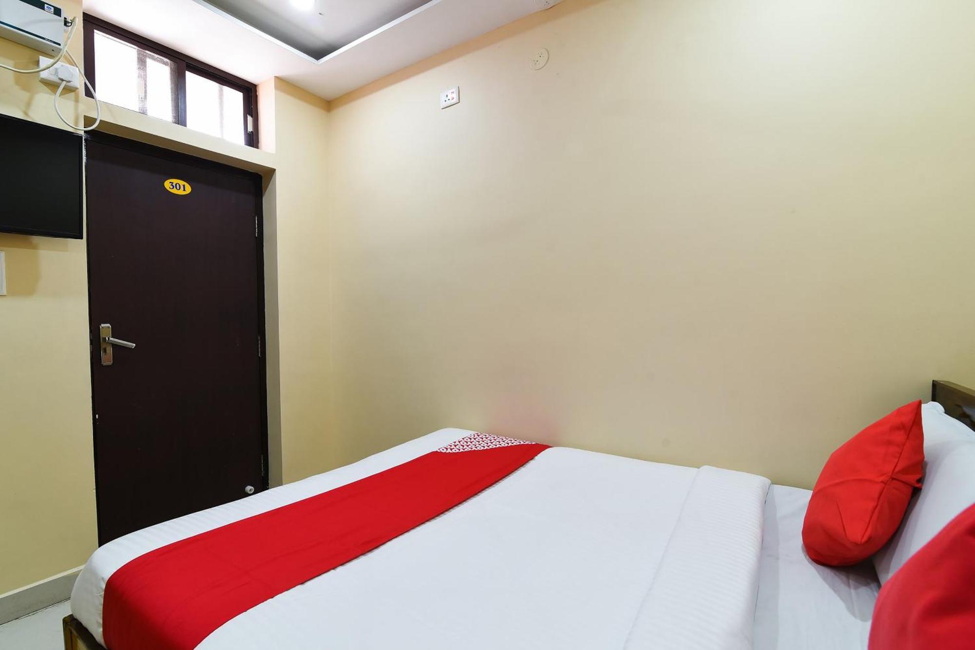 Отель Ramesh Residency Анантапур Экстерьер фото